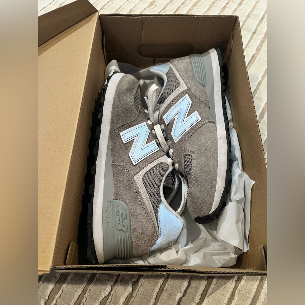 Women’s New Balance 574 shoes